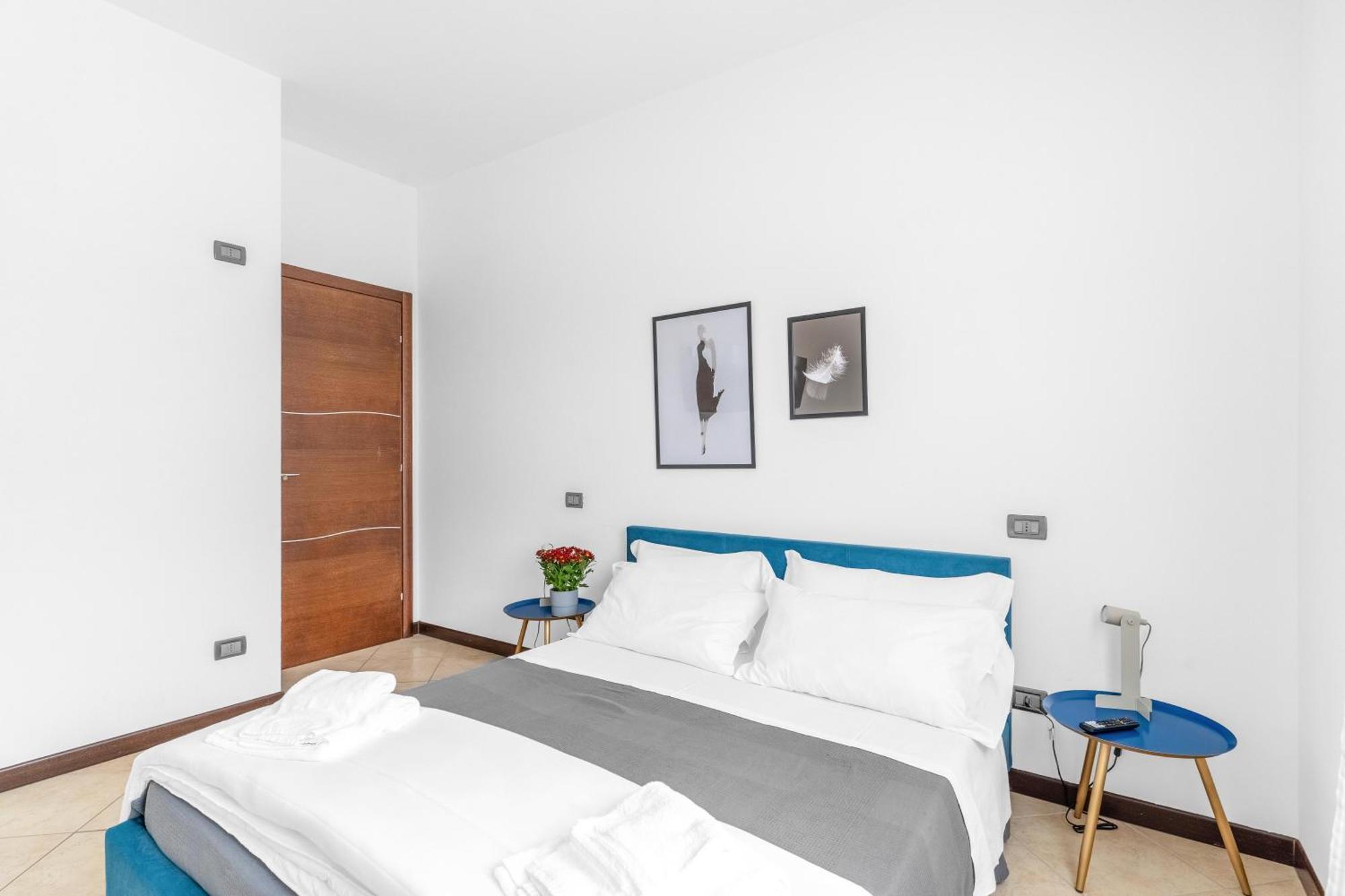 -Free Pool And Parking- Garda House Apartments Кастелнуово дел Гарда Екстериор снимка