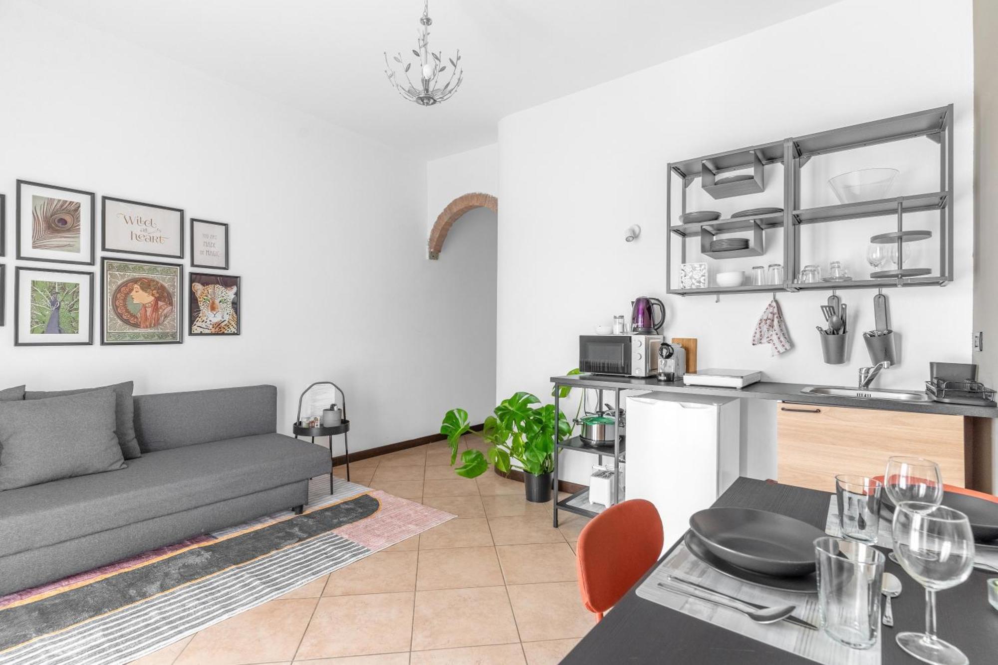 -Free Pool And Parking- Garda House Apartments Кастелнуово дел Гарда Екстериор снимка