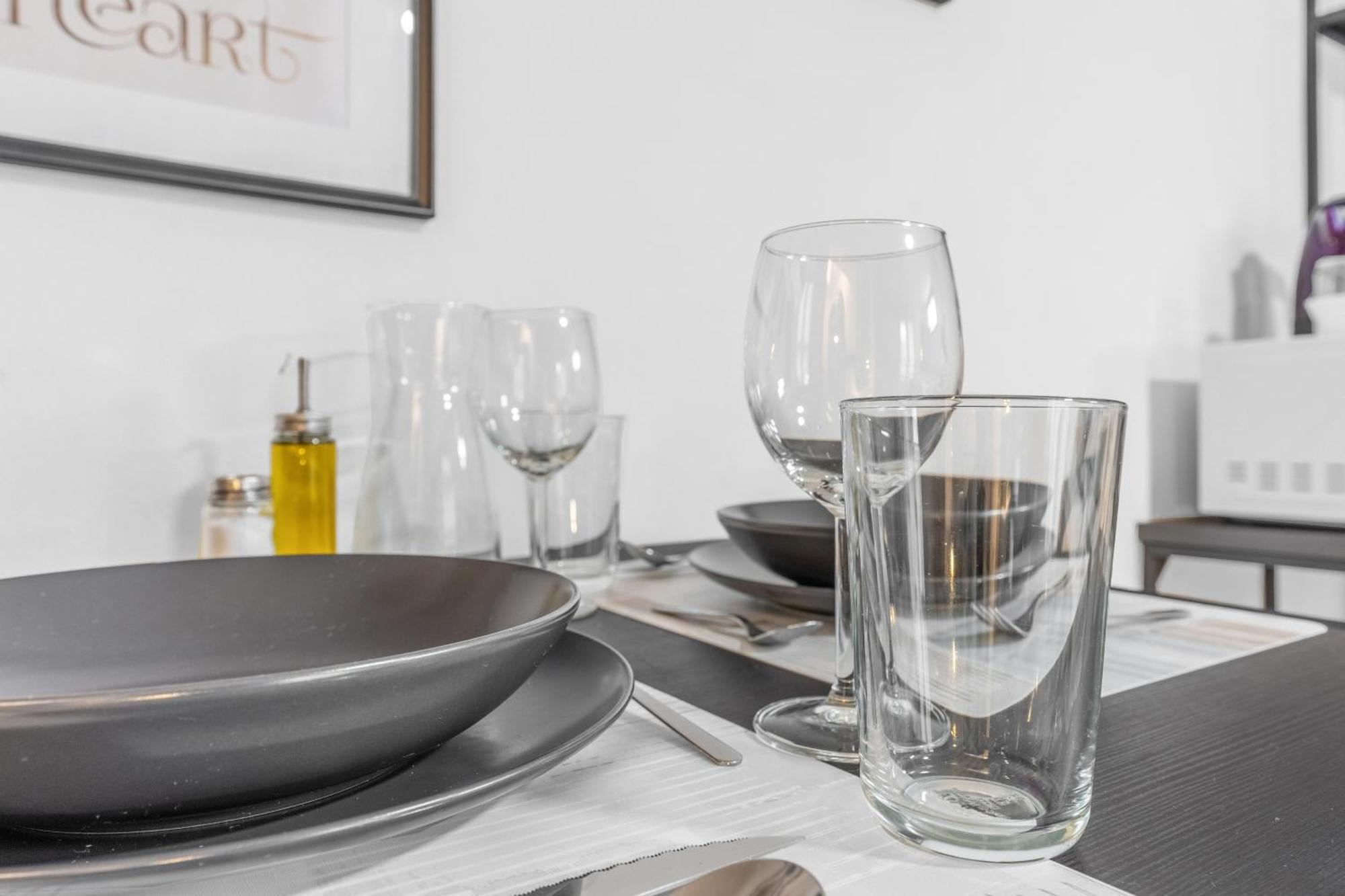 -Free Pool And Parking- Garda House Apartments Кастелнуово дел Гарда Екстериор снимка